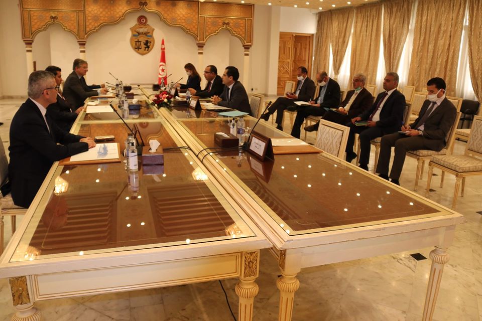 إجتماع وزاري للنظر في تسريع وتيرة إجلاء التونسيين العالقين بالخارج