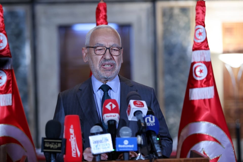 الشيخ راشد الغنوشي يدعو التونسيين الى نبذ الخلافات التصالح