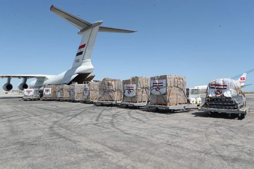 وصول طائرة المساعدات المصرية إلى مطار تونس قرطاج
