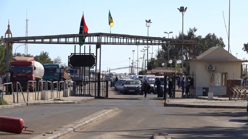 شلل تام في معبر “رأس جدير” بعد قرار الحكومة الليبية غلق حدودها مع تونس