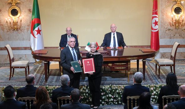 تونس-الجزائر: توقيع 27 اتفاقية ومذكرة تفاهم بين البلدين