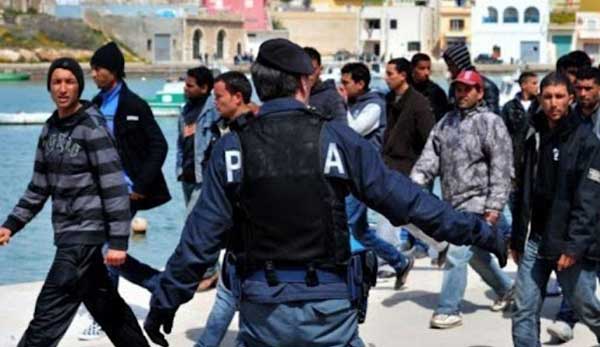 منتدى الحقوق الاقتصادية والاجتماعية يندّد بالتنسيق اللامتكافئ بين تونس والإتحاد الأوروبي حول الهجرة