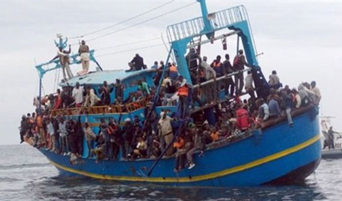 وحدات تابعة لجيش البحر تنقذ 211 مهاجرا غير نظامي..
