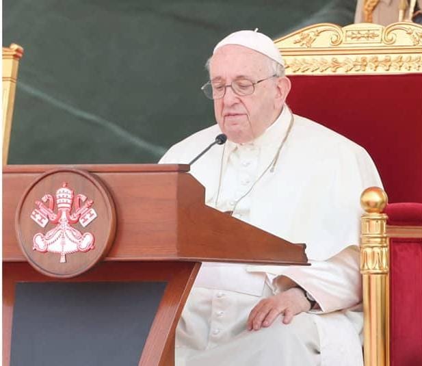 البابا يضيق الخناق على المنامة في ملف حقوق الإنسان