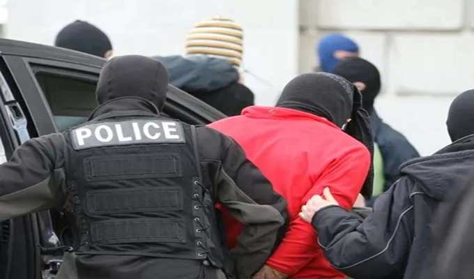 ايقاف ثلاثة أشخاص أجانب من أجل “اجتياز الحدود خلسة والإقامة غير الشرعية بتونس”
