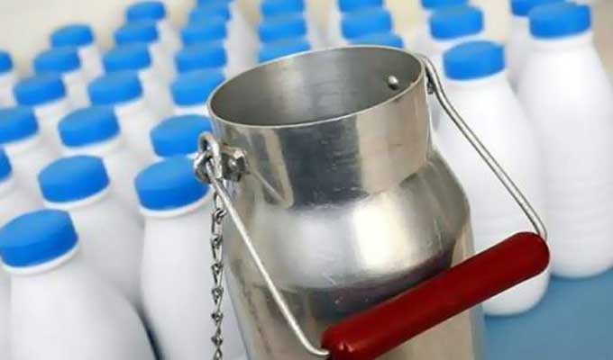 الاتحاد التونسي للفلاحة والصيد البحري يدعو إلى التعجيل بالإعلان عن الترفيع في سعر الحليب