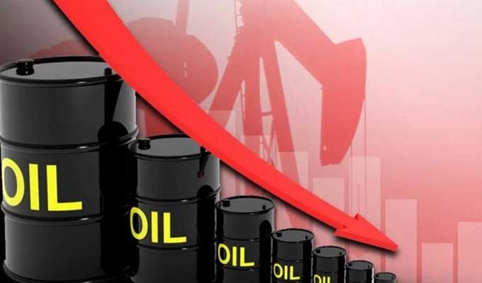 انخفاض أسعار النفط العالمية..