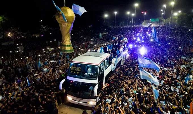 كأس العالم قطر 2022 .. منتخب الأرجنتين يعود إلى بلاده بعد التتويج بلقب المونديال