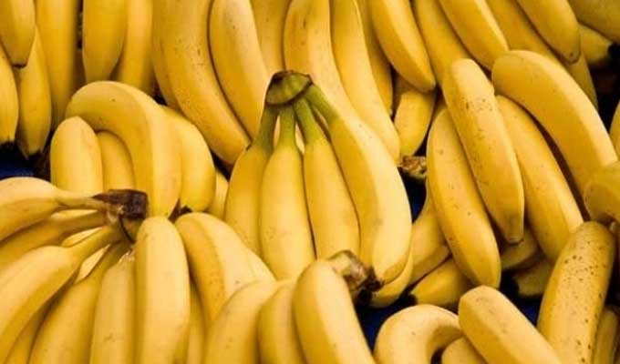 وزارة التجارة تكشف سبب غياب الموز من الأسواق والاضطراب في التزود به..