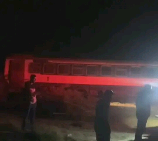 قتيلان و31 ومصابا في حادث انقلاب القطار الرابط بين تونس وقابس على مستوى محطة مساكن