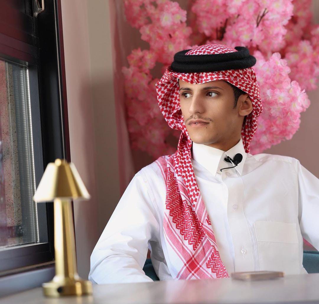 سعود بن خميس: مواقع السوشل ميديا أسهل من التلفزيون