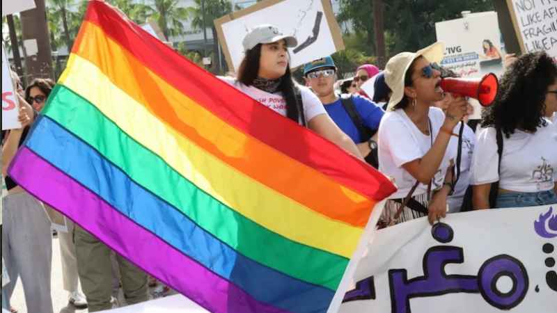 المغرب: رفع “علم المثلية” في وقفة احتجاجية للمساواة يثير مشكلة بين المحتجين