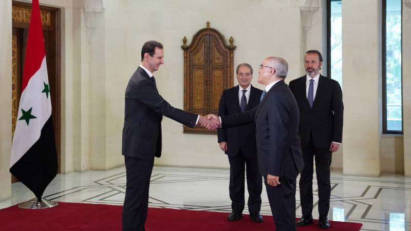 الرئيس السوري يتسلّم أوراق اعتماد محمد المهذبي سفيراً فوق العادة ومفوضاً للجمهورية التونسية بدمشق